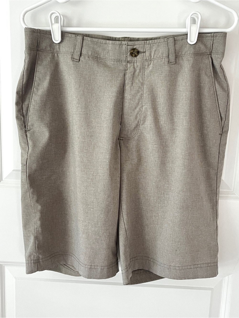 Men's PGA Tour Performance Golf Shorts Flat Front Gray Size 32
